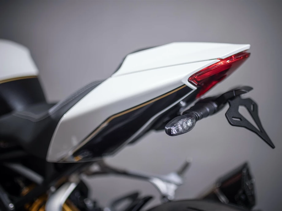 Umbgebautes Motorrad Triumph Speed Triple 1200 RR Bild 14: Umbgebautes Motorrad Triumph Speed Triple 1200 RR