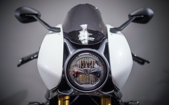 Umgebautes Motorrad Triumph Speed Triple 1200 RR von Triumph Emsland - Hertrampf Racing - Bild 18 Umgebautes Motorrad Triumph Speed Triple 1200 RR von Triumph Emsland - Hertrampf Racing - Bild 18