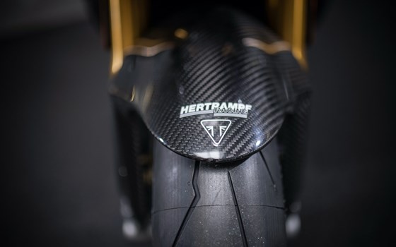 Umgebautes Motorrad Triumph Speed Triple 1200 RR von Triumph Emsland - Hertrampf Racing - Bild 19 Umgebautes Motorrad Triumph Speed Triple 1200 RR von Triumph Emsland - Hertrampf Racing - Bild 19