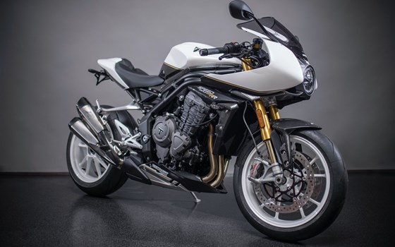 Umgebautes Motorrad Triumph Speed Triple 1200 RR von Triumph Emsland - Hertrampf Racing - Bild 20 Umgebautes Motorrad Triumph Speed Triple 1200 RR von Triumph Emsland - Hertrampf Racing - Bild 20