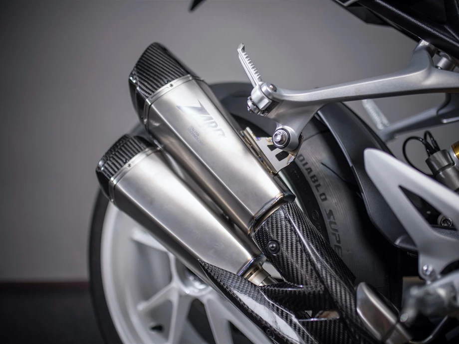 Umbgebautes Motorrad Triumph Speed Triple 1200 RR Bild 22: Umbgebautes Motorrad Triumph Speed Triple 1200 RR