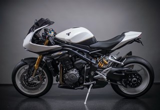 Triumph Speed Triple 1200 RR