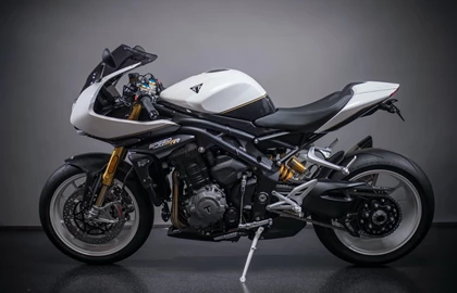 Triumph Speed Triple 1200 RR Custom Bike Triumph Speed Triple 1200 RR Custom Bike