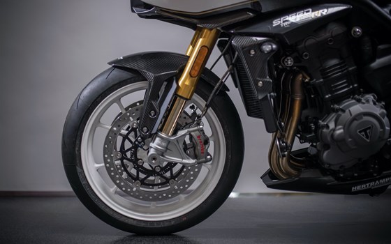 Umgebautes Motorrad Triumph Speed Triple 1200 RR von Triumph Emsland - Hertrampf Racing - Bild 7 Umgebautes Motorrad Triumph Speed Triple 1200 RR von Triumph Emsland - Hertrampf Racing - Bild 7