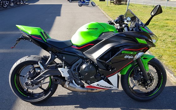 Umgebautes Motorrad Kawasaki Ninja 650 KRT von Motorradhaus Löhmer GmbH - Bild 3 Umgebautes Motorrad Kawasaki Ninja 650 KRT von Motorradhaus Löhmer GmbH - Bild 3