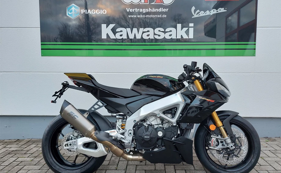 Umbgebautes Motorrad Aprilia Tuono V4 1100 Factory Bild 1: Umbgebautes Motorrad Aprilia Tuono V4 1100 Factory
