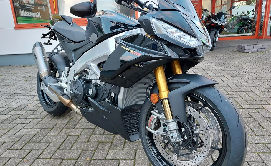 Umbgebautes Motorrad Aprilia Tuono V4 1100 Factory Bild 6: Umbgebautes Motorrad Aprilia Tuono V4 1100 Factory