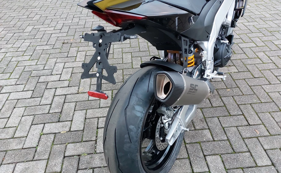 Umbgebautes Motorrad Aprilia Tuono V4 1100 Factory Bild 9: Umbgebautes Motorrad Aprilia Tuono V4 1100 Factory