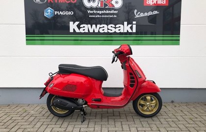 Vespa GTS 300 hpe Super Custom Bike Vespa GTS 300 hpe Super Custom Bike