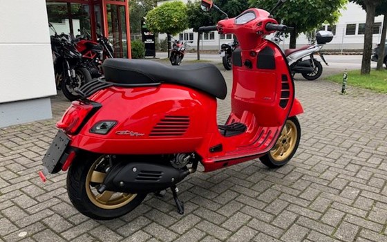 Umgebautes Motorrad Vespa GTS 300 hpe Super von WIKO Motorrad GmbH - Bild 12 Umgebautes Motorrad Vespa GTS 300 hpe Super von WIKO Motorrad GmbH - Bild 12
