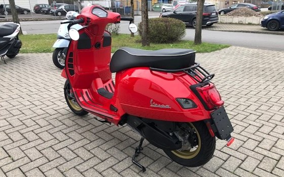 Umgebautes Motorrad Vespa GTS 300 hpe Super von WIKO Motorrad GmbH - Bild 7 Umgebautes Motorrad Vespa GTS 300 hpe Super von WIKO Motorrad GmbH - Bild 7