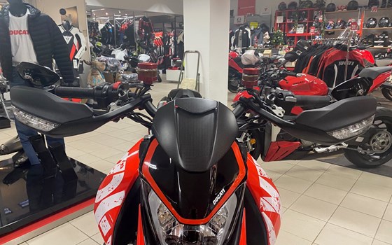 Umgebautes Motorrad Ducati Hypermotard 950 RVE von Motorradhaus Steinbach GmbH - Bild 3 Umgebautes Motorrad Ducati Hypermotard 950 RVE von Motorradhaus Steinbach GmbH - Bild 3