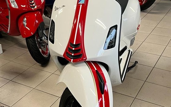 Umgebautes Motorrad Vespa 125 Super von Motorradhaus Steinbach GmbH - Bild 1 Umgebautes Motorrad Vespa 125 Super von Motorradhaus Steinbach GmbH - Bild 1