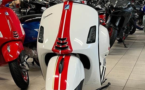 Umgebautes Motorrad Vespa 125 Super von Motorradhaus Steinbach GmbH - Bild 2 Umgebautes Motorrad Vespa 125 Super von Motorradhaus Steinbach GmbH - Bild 2