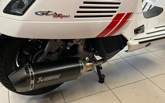 Umgebautes Motorrad Vespa 125 Super von Motorradhaus Steinbach GmbH - Bild 5 Umgebautes Motorrad Vespa 125 Super von Motorradhaus Steinbach GmbH - Bild 5