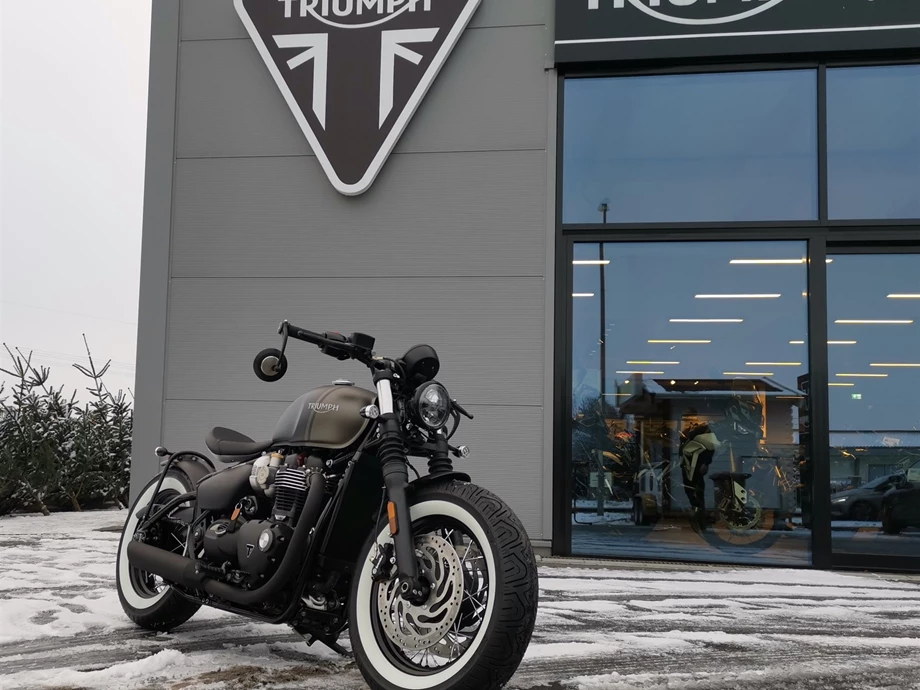 Umbgebautes Motorrad Triumph Bonneville Bobber Bild 2: Umbgebautes Motorrad Triumph Bonneville Bobber