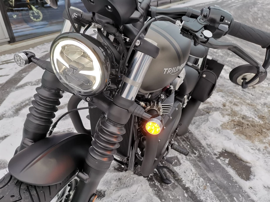 Umbgebautes Motorrad Triumph Bonneville Bobber Bild 8: Umbgebautes Motorrad Triumph Bonneville Bobber