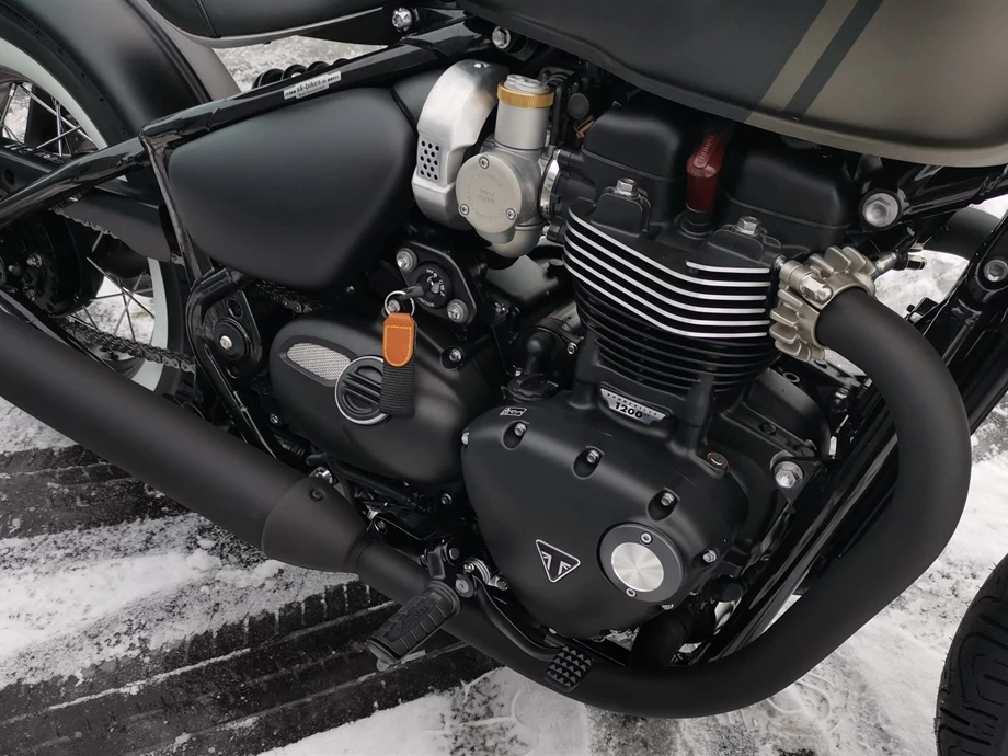 Umbgebautes Motorrad Triumph Bonneville Bobber Bild 10: Umbgebautes Motorrad Triumph Bonneville Bobber