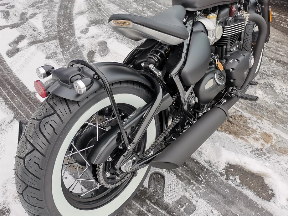 Umbgebautes Motorrad Triumph Bonneville Bobber Bild 6: Umbgebautes Motorrad Triumph Bonneville Bobber