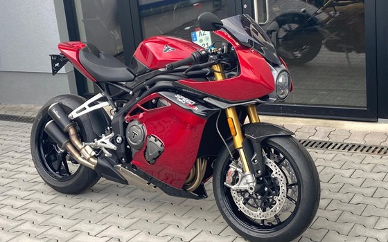 Umgebautes Motorrad Triumph Speed Triple 1200 RR von Kfz- und Zweirad-Technik Marcel Schmidt - Bild 6 Umgebautes Motorrad Triumph Speed Triple 1200 RR von Kfz- und Zweirad-Technik Marcel Schmidt - Bild 6