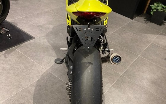 Umgebautes Motorrad Triumph Speed Triple 1200 RR von Kfz- und Zweirad-Technik Marcel Schmidt - Bild 16 Umgebautes Motorrad Triumph Speed Triple 1200 RR von Kfz- und Zweirad-Technik Marcel Schmidt - Bild 16