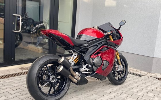 Umgebautes Motorrad Triumph Speed Triple 1200 RR von Kfz- und Zweirad-Technik Marcel Schmidt - Bild 8 Umgebautes Motorrad Triumph Speed Triple 1200 RR von Kfz- und Zweirad-Technik Marcel Schmidt - Bild 8