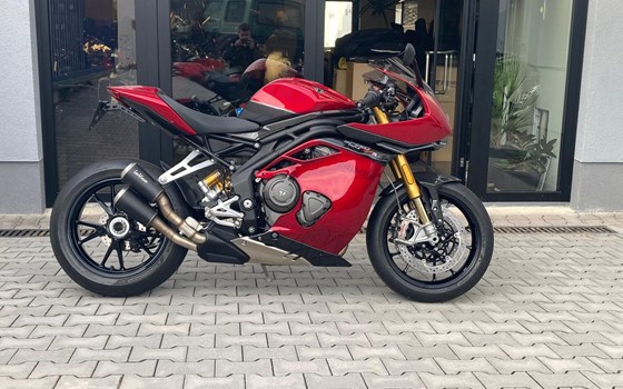 Umgebautes Motorrad Triumph Speed Triple 1200 RR von Kfz- und Zweirad-Technik Marcel Schmidt - Bild 7 Umgebautes Motorrad Triumph Speed Triple 1200 RR von Kfz- und Zweirad-Technik Marcel Schmidt - Bild 7