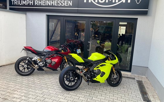 Umgebautes Motorrad Triumph Speed Triple 1200 RR von Kfz- und Zweirad-Technik Marcel Schmidt - Bild 4 Umgebautes Motorrad Triumph Speed Triple 1200 RR von Kfz- und Zweirad-Technik Marcel Schmidt - Bild 4