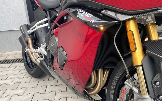 Umgebautes Motorrad Triumph Speed Triple 1200 RR von Kfz- und Zweirad-Technik Marcel Schmidt - Bild 9 Umgebautes Motorrad Triumph Speed Triple 1200 RR von Kfz- und Zweirad-Technik Marcel Schmidt - Bild 9