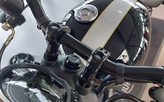 Umgebautes Motorrad Triumph Bonneville Bobber von Motorrad Lörper, Inh. Martin Lörper - Bild 11 Umgebautes Motorrad Triumph Bonneville Bobber von Motorrad Lörper, Inh. Martin Lörper - Bild 11