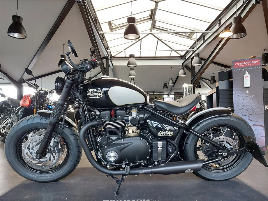 Umbgebautes Motorrad Triumph Bonneville Bobber Bild 16: Umbgebautes Motorrad Triumph Bonneville Bobber