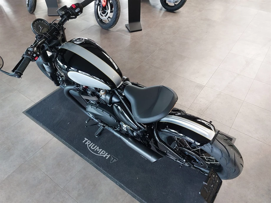 Umbgebautes Motorrad Triumph Bonneville Bobber Bild 18: Umbgebautes Motorrad Triumph Bonneville Bobber