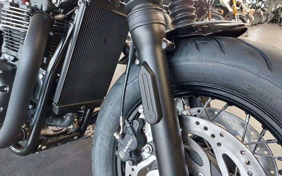 Umgebautes Motorrad Triumph Bonneville Bobber von Motorrad Lörper, Inh. Martin Lörper - Bild 3 Umgebautes Motorrad Triumph Bonneville Bobber von Motorrad Lörper, Inh. Martin Lörper - Bild 3