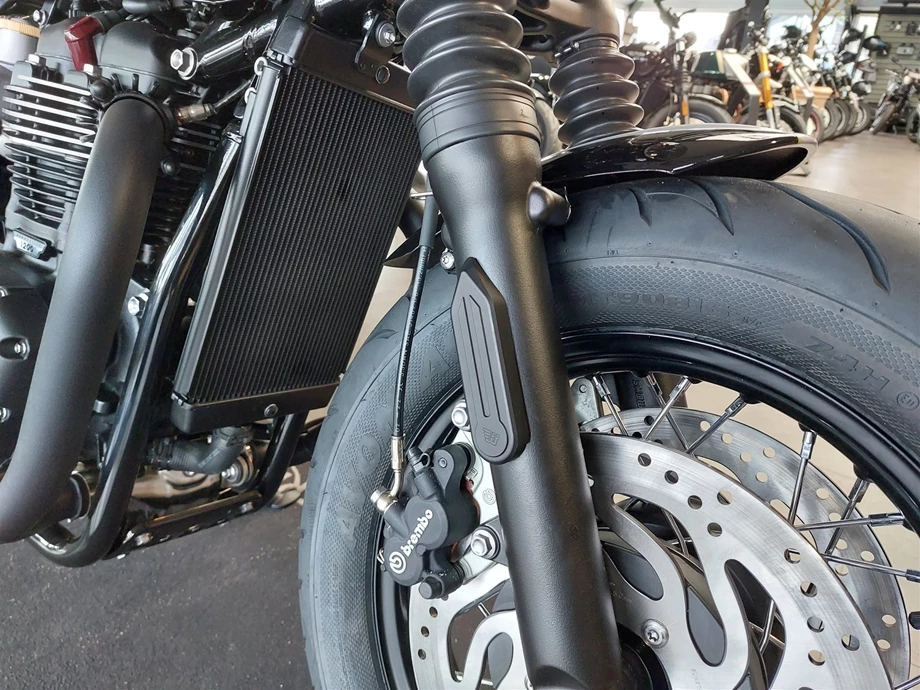 Umbgebautes Motorrad Triumph Bonneville Bobber Bild 3: Umbgebautes Motorrad Triumph Bonneville Bobber