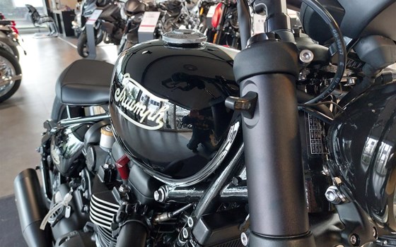 Umgebautes Motorrad Triumph Bonneville Bobber von Motorrad Lörper, Inh. Martin Lörper - Bild 4 Umgebautes Motorrad Triumph Bonneville Bobber von Motorrad Lörper, Inh. Martin Lörper - Bild 4