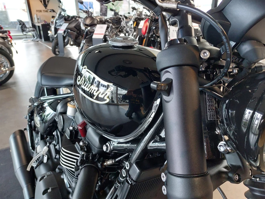 Umbgebautes Motorrad Triumph Bonneville Bobber Bild 4: Umbgebautes Motorrad Triumph Bonneville Bobber