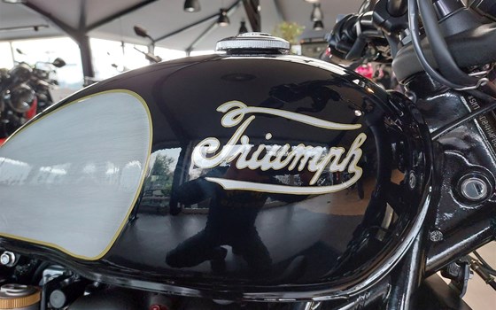 Umgebautes Motorrad Triumph Bonneville Bobber von Motorrad Lörper, Inh. Martin Lörper - Bild 5 Umgebautes Motorrad Triumph Bonneville Bobber von Motorrad Lörper, Inh. Martin Lörper - Bild 5