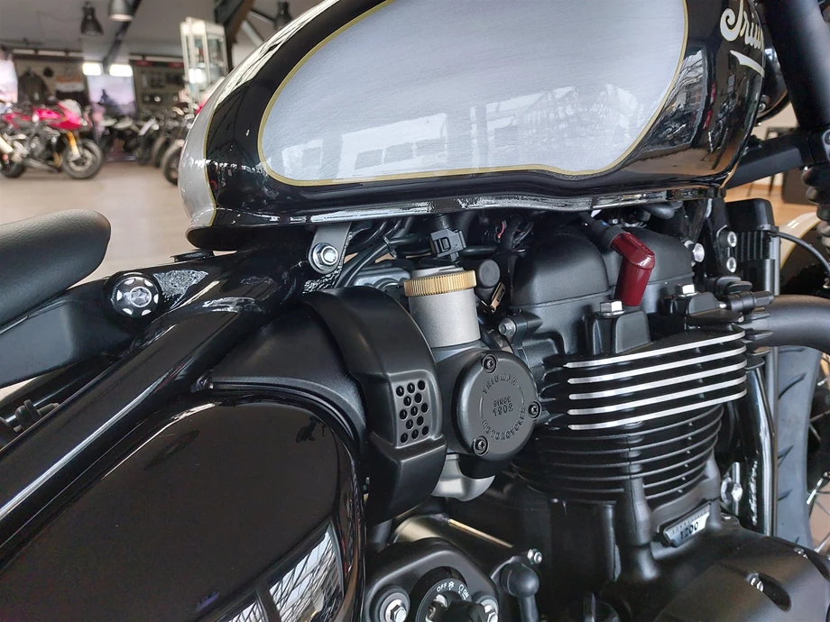 Umbgebautes Motorrad Triumph Bonneville Bobber Bild 6: Umbgebautes Motorrad Triumph Bonneville Bobber