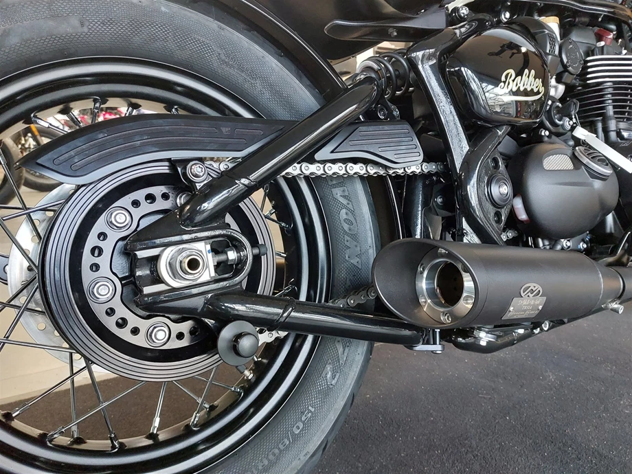 Umbgebautes Motorrad Triumph Bonneville Bobber Bild 7: Umbgebautes Motorrad Triumph Bonneville Bobber