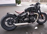 Umbgebautes Motorrad Triumph Bonneville Bobber