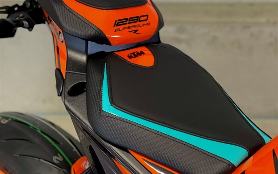 Umgebautes Motorrad KTM 1290 Super Duke R von PEPA-BIKES e.K. Inh. Martin Petzold - Bild 12 Umgebautes Motorrad KTM 1290 Super Duke R von PEPA-BIKES e.K. Inh. Martin Petzold - Bild 12