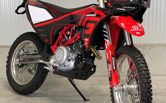 Umgebautes Motorrad GASGAS ES 700 von PEPA-BIKES e.K. Inh. Martin Petzold - Bild 1 Umgebautes Motorrad GASGAS ES 700 von PEPA-BIKES e.K. Inh. Martin Petzold - Bild 1