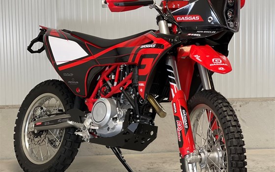 Umgebautes Motorrad GASGAS ES 700 von PEPA-BIKES e.K. Inh. Martin Petzold - Bild 4 Umgebautes Motorrad GASGAS ES 700 von PEPA-BIKES e.K. Inh. Martin Petzold - Bild 4