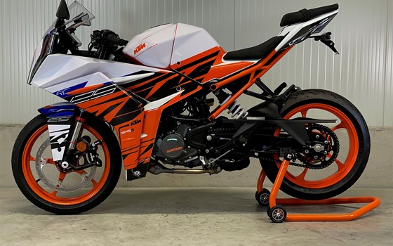 Umgebautes Motorrad KTM RC 125 von PEPA-BIKES e.K. Inh. Martin Petzold - Bild 7 Umgebautes Motorrad KTM RC 125 von PEPA-BIKES e.K. Inh. Martin Petzold - Bild 7