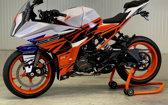 Umgebautes Motorrad KTM RC 125 von PEPA-BIKES e.K. Inh. Martin Petzold - Bild 10 Umgebautes Motorrad KTM RC 125 von PEPA-BIKES e.K. Inh. Martin Petzold - Bild 10