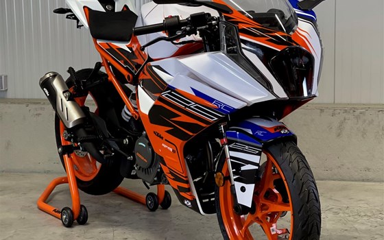 Umgebautes Motorrad KTM RC 125 von PEPA-BIKES e.K. Inh. Martin Petzold - Bild 4 Umgebautes Motorrad KTM RC 125 von PEPA-BIKES e.K. Inh. Martin Petzold - Bild 4