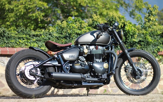 Umgebautes Motorrad Triumph Bonneville Bobber von Motorrad Naujocks - Bild 1 Umgebautes Motorrad Triumph Bonneville Bobber von Motorrad Naujocks - Bild 1