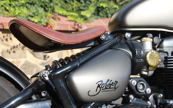 Umgebautes Motorrad Triumph Bonneville Bobber von Motorrad Naujocks - Bild 15 Umgebautes Motorrad Triumph Bonneville Bobber von Motorrad Naujocks - Bild 15