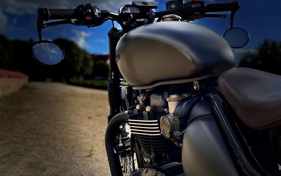 Umgebautes Motorrad Triumph Bonneville Bobber von Motorrad Naujocks - Bild 24 Umgebautes Motorrad Triumph Bonneville Bobber von Motorrad Naujocks - Bild 24