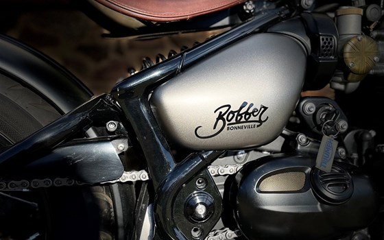 Umgebautes Motorrad Triumph Bonneville Bobber von Motorrad Naujocks - Bild 4 Umgebautes Motorrad Triumph Bonneville Bobber von Motorrad Naujocks - Bild 4
